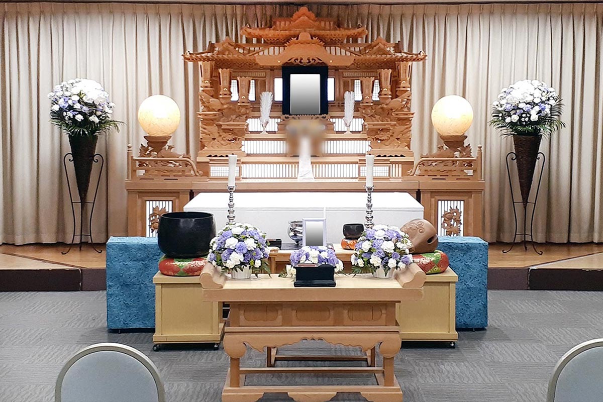 南多摩斎場の白木祭壇